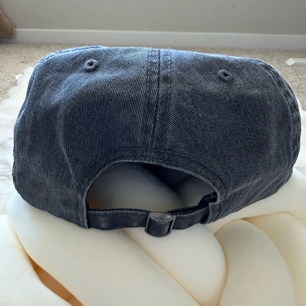 American Eagle Gray Baseball Cap 🧢